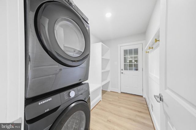 8017 LAKENHEATH, Potomac, MD 20854