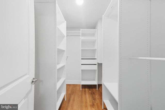 8017 LAKENHEATH, Potomac, MD 20854