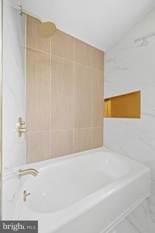 8017 LAKENHEATH, Potomac, MD 20854