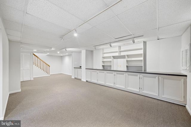 8017 LAKENHEATH, Potomac, MD 20854