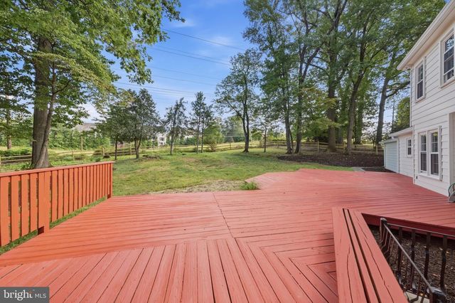 8017 LAKENHEATH, Potomac, MD 20854