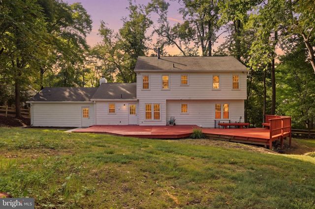 8017 LAKENHEATH, Potomac, MD 20854