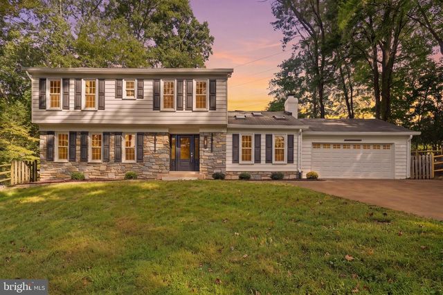 8017 LAKENHEATH, Potomac, MD 20854