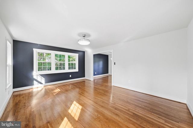 8017 LAKENHEATH, Potomac, MD 20854