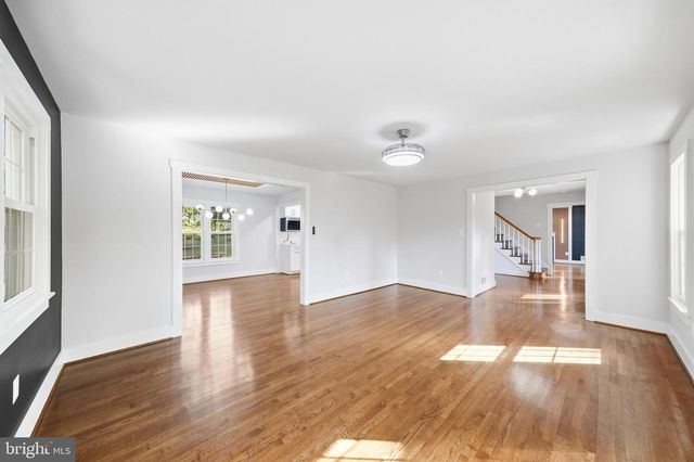 8017 LAKENHEATH, Potomac, MD 20854