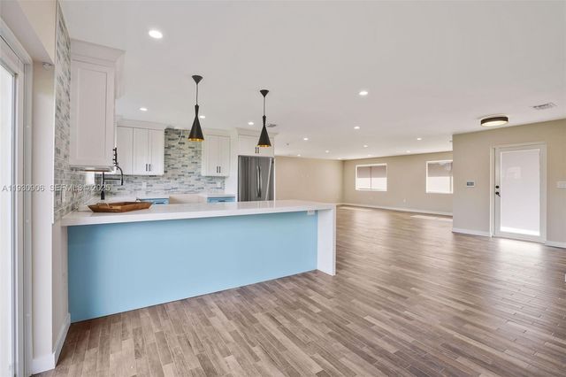 6701 SW 49th Ter, Miami, FL 33155