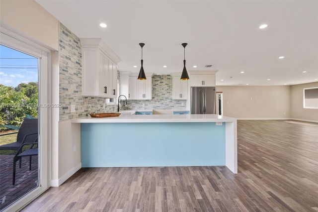 6701 SW 49th Ter, Miami, FL 33155