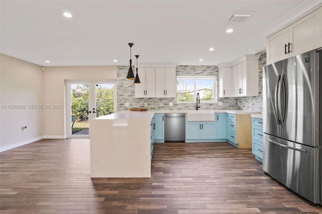 6701 SW 49th Ter, Miami, FL 33155