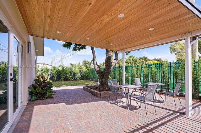 6701 SW 49th Ter, Miami, FL 33155