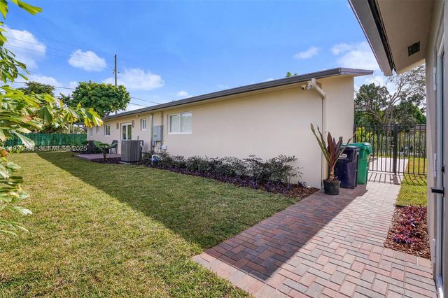 6701 SW 49th Ter, Miami, FL 33155