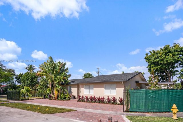 6701 SW 49th Ter, Miami, FL 33155