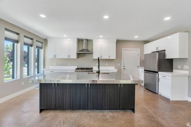7045 S 300 E, Midvale, UT 84047