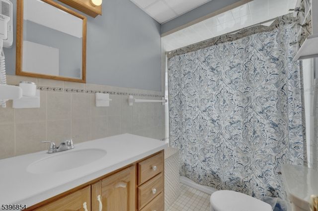 43 Dogwood Dr, Mount Olive Twp., NJ 07828