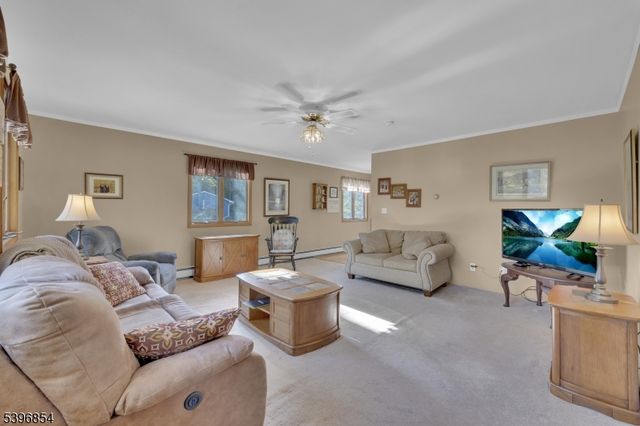 43 Dogwood Dr, Mount Olive Twp., NJ 07828