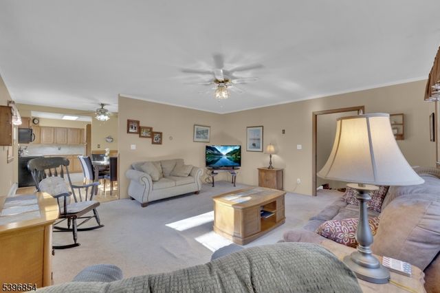 43 Dogwood Dr, Mount Olive Twp., NJ 07828