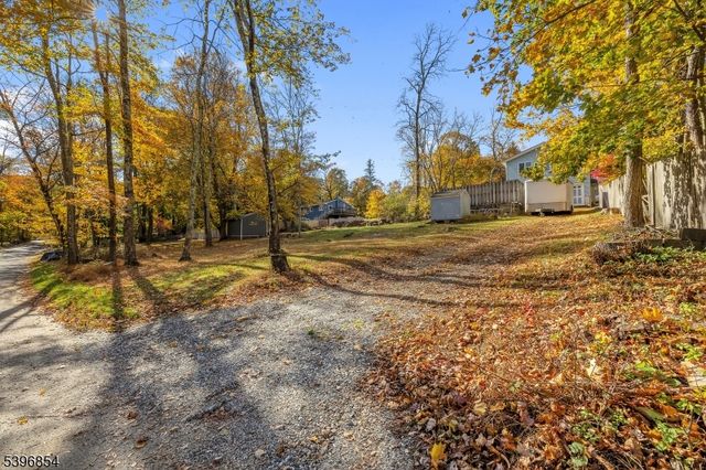 43 Dogwood Dr, Mount Olive Twp., NJ 07828