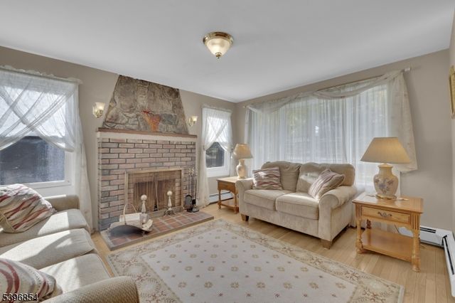 43 Dogwood Dr, Mount Olive Twp., NJ 07828