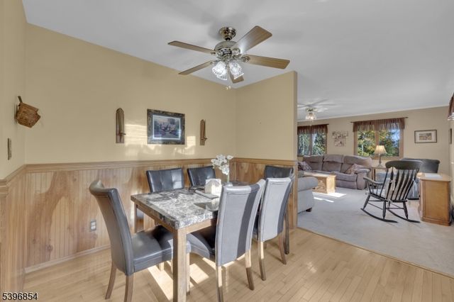 43 Dogwood Dr, Mount Olive Twp., NJ 07828