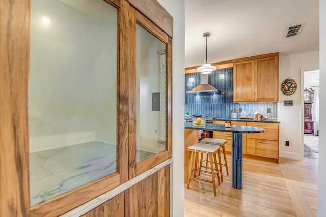 70 N HIGHLAND ST, Memphis, TN 38111