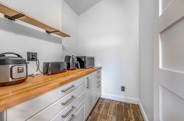 70 N HIGHLAND ST, Memphis, TN 38111