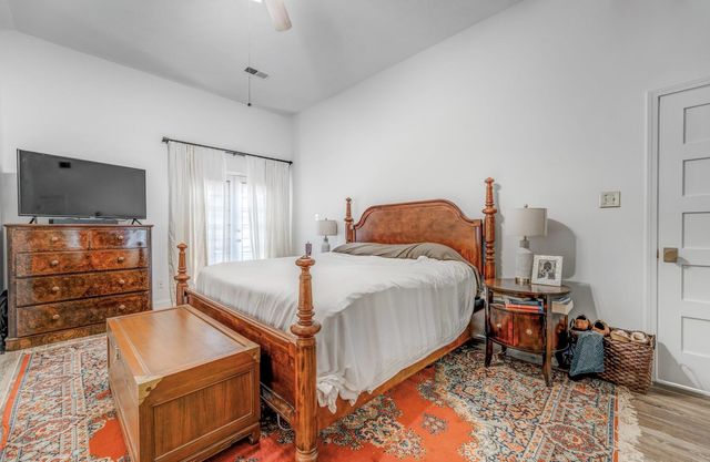 70 N HIGHLAND ST, Memphis, TN 38111