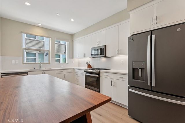 302 Placemark, Irvine, CA 92614