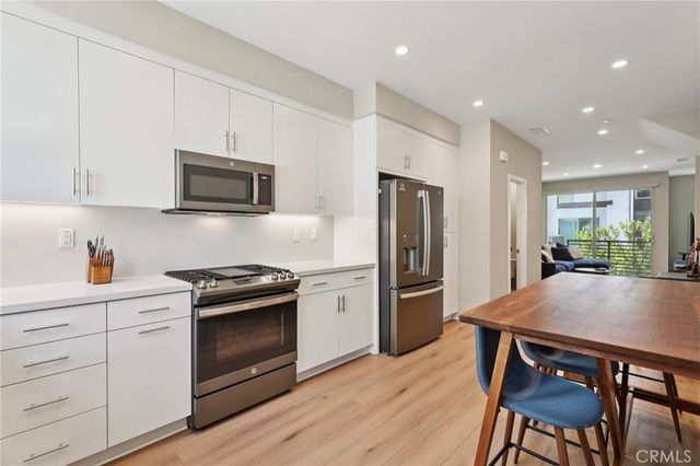 302 Placemark, Irvine, CA 92614