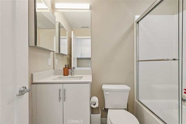 302 Placemark, Irvine, CA 92614