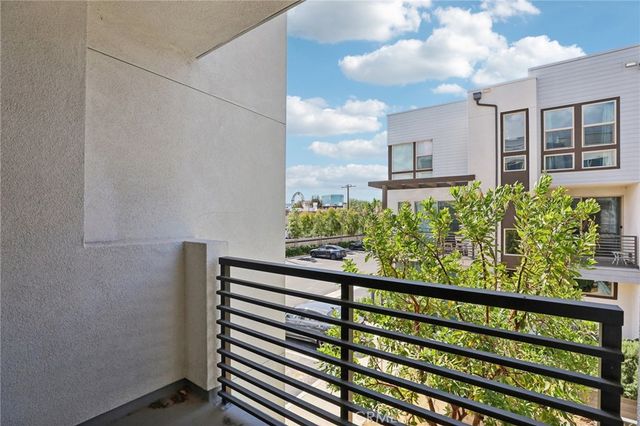 302 Placemark, Irvine, CA 92614