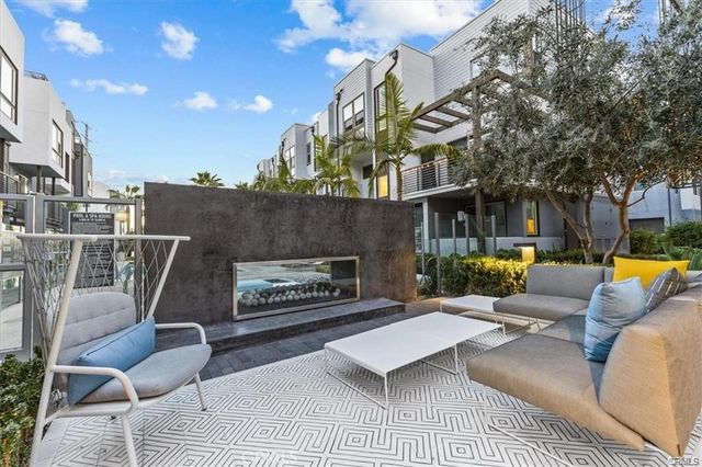 302 Placemark, Irvine, CA 92614