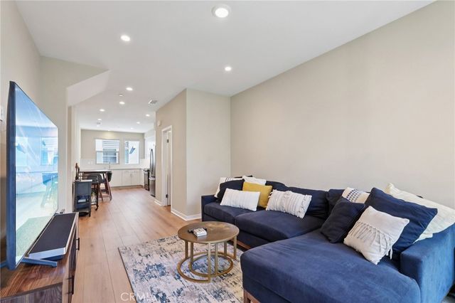 302 Placemark, Irvine, CA 92614