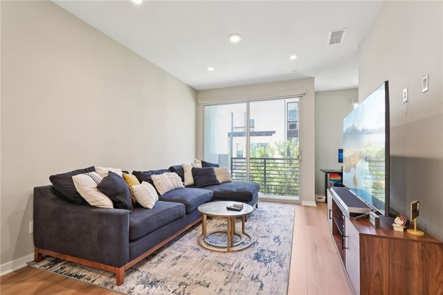 302 Placemark, Irvine, CA 92614