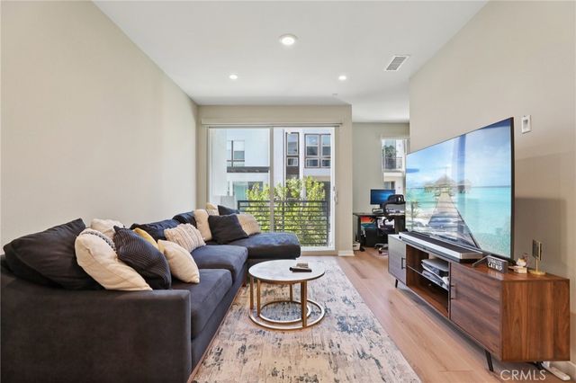 302 Placemark, Irvine, CA 92614