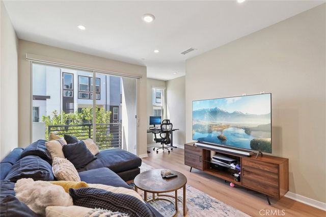 302 Placemark, Irvine, CA 92614