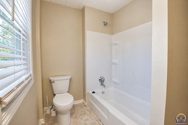 1184 SW Garfield AVE, Topeka, KS 66604
