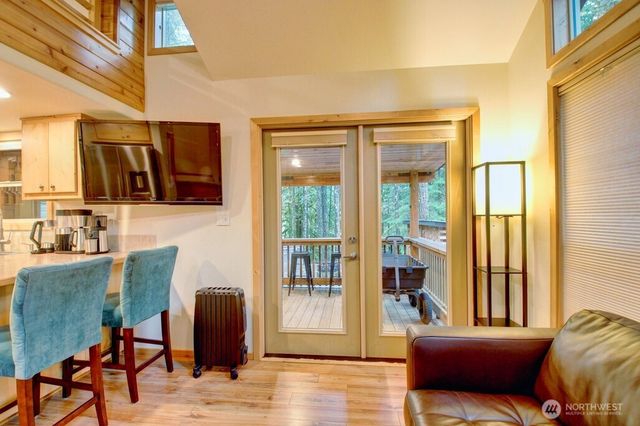 183 Big River Boulevard E, Deming, WA 98244