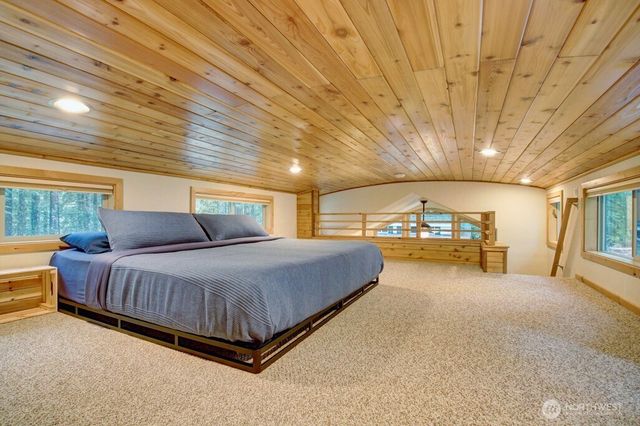 183 Big River Boulevard E, Deming, WA 98244