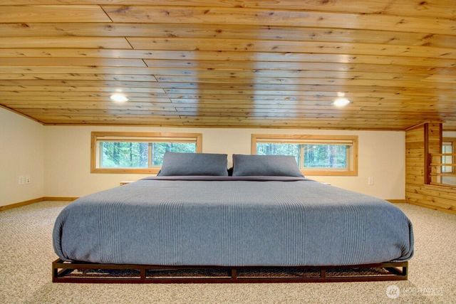 183 Big River Boulevard E, Deming, WA 98244