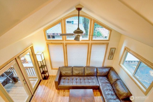 183 Big River Boulevard E, Deming, WA 98244