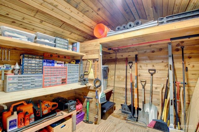 183 Big River Boulevard E, Deming, WA 98244