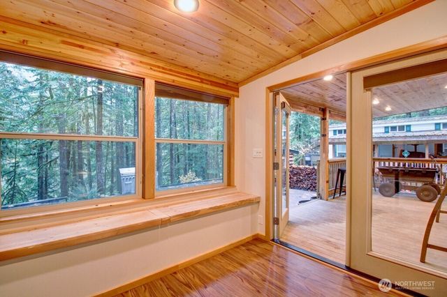 183 Big River Boulevard E, Deming, WA 98244