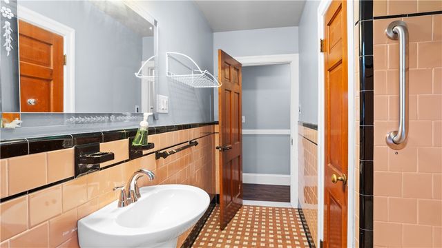 160 Canton Street, Providence, RI 02908