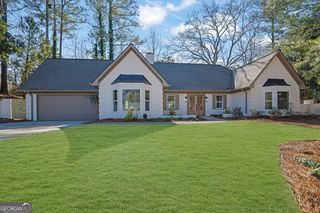 2552 Hollycreek Drive NE, Marietta, GA 30062