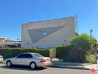 1130 W 97th Street, Los Angeles, CA 90044