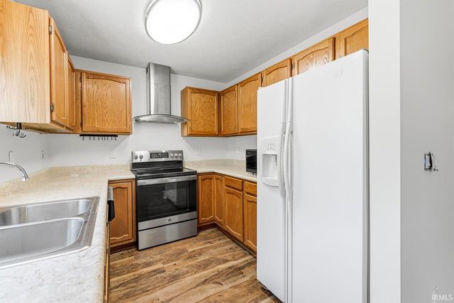 1111 B J Street, Mishawaka, IN 46545