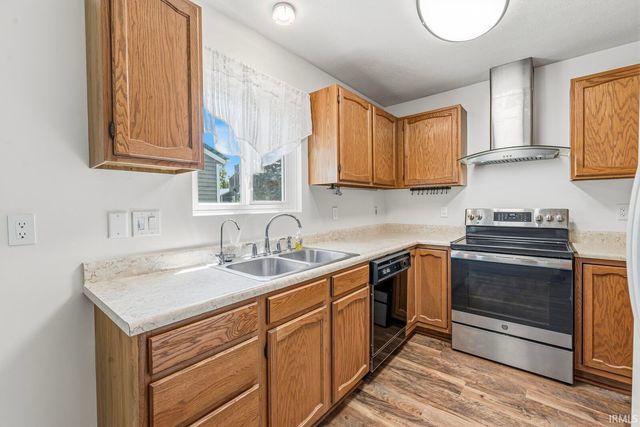 1111 B J Street, Mishawaka, IN 46545