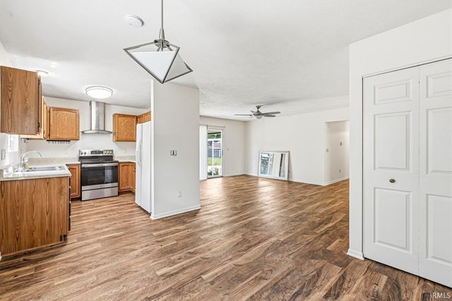 1111 B J Street, Mishawaka, IN 46545