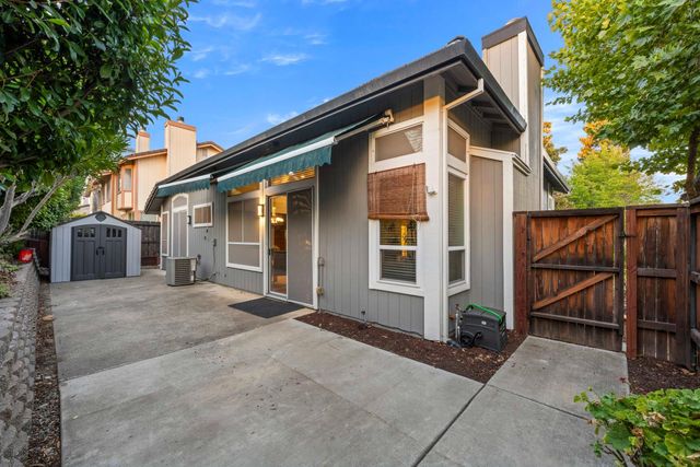 5401 Sandpiper Ct, Rocklin, CA 95765