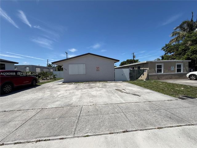 732 SW 6th St 732, Dania Beach, FL 33004