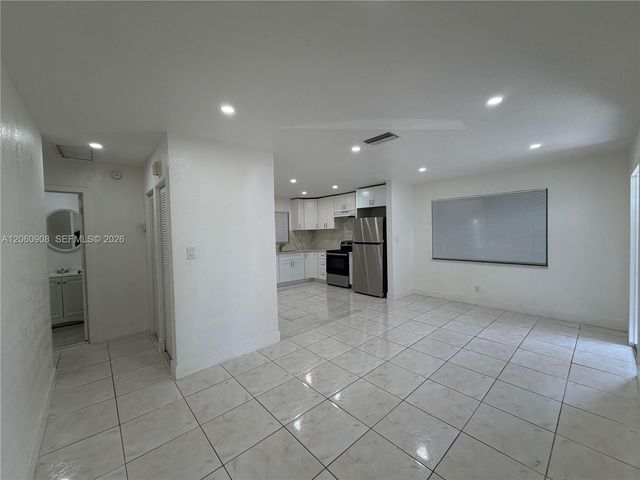 732 SW 6th St 732, Dania Beach, FL 33004